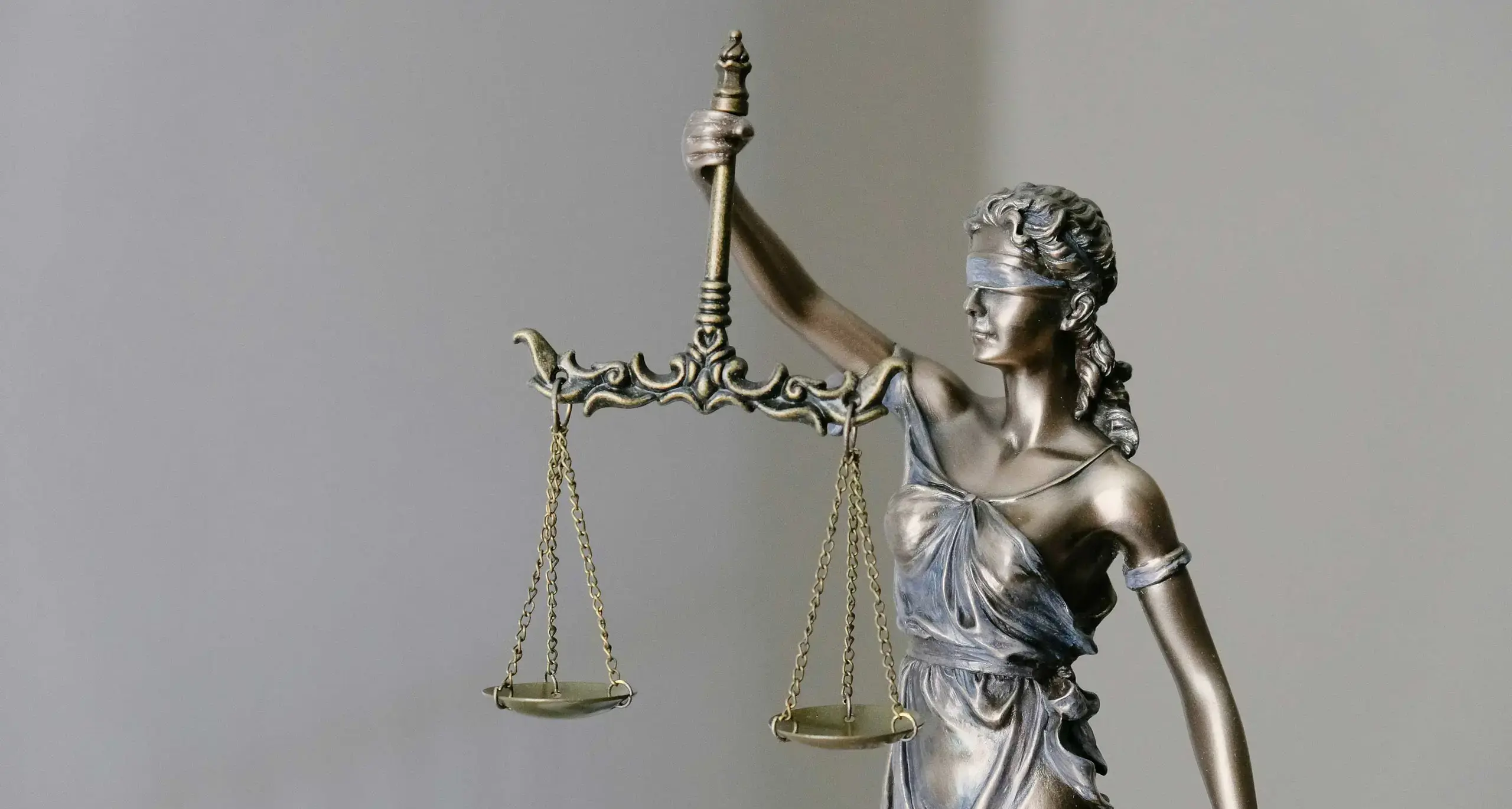 A statue holding the scales of justice